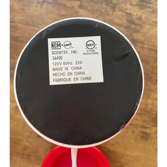 Authentic Scentsy NOEL Red/White Plug-in Wall Candle Warmer - Picture 9 of 13